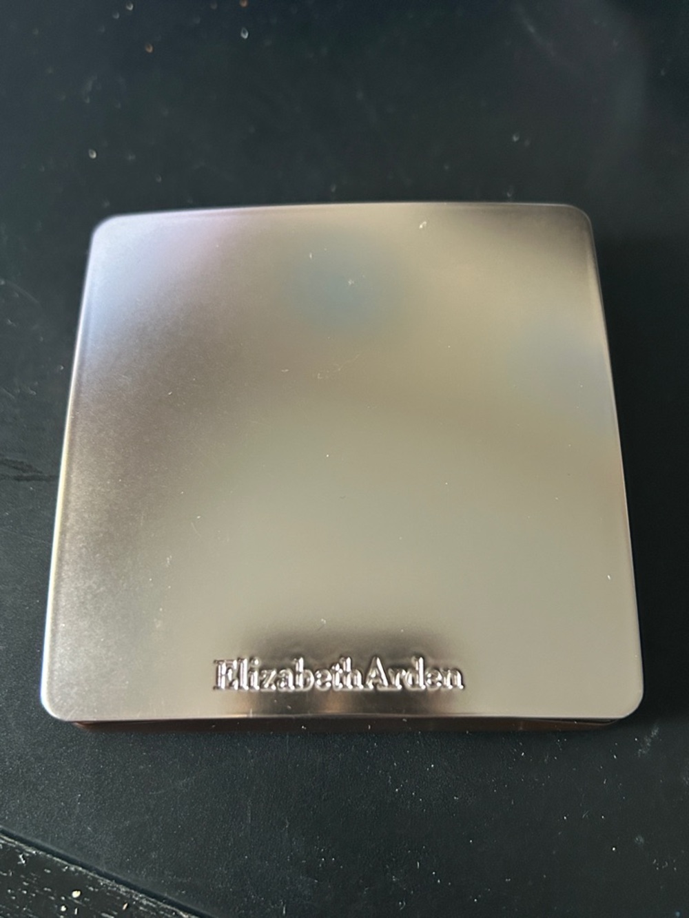 Elizabeth Arden Flawless Finish Skincaring Bronzing Powder - Bronze Colour - NEW